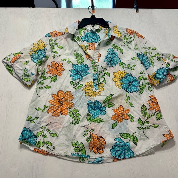 Cathy Daniels Tops - Cathy Daniels Women’s Floral Button Blouse XL 100% Cotton Textured Dot White Top